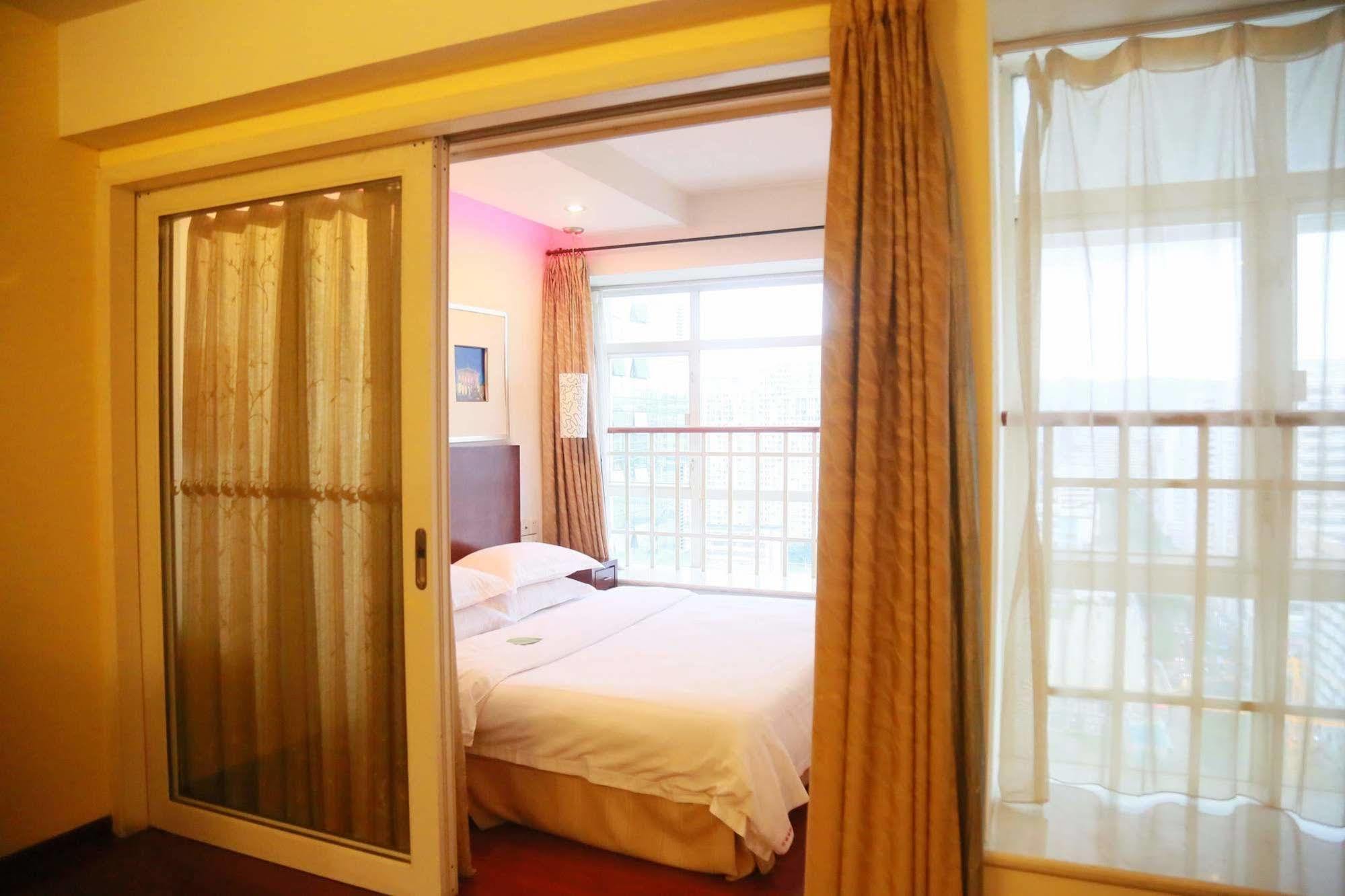 שנג'ן Chicago Suites International מראה חיצוני תמונה