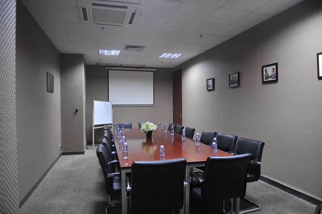 שנג'ן Chicago Suites International מראה חיצוני תמונה